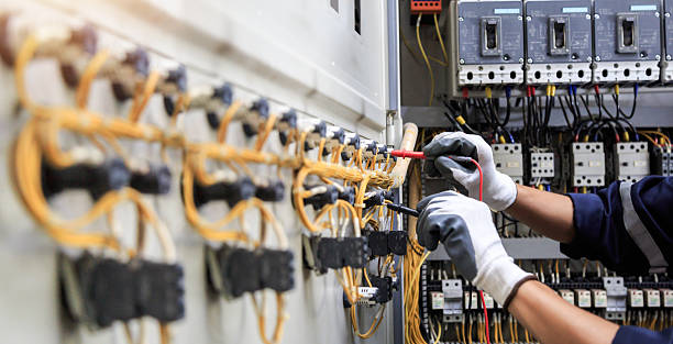 Professional Electrician technician working in Rochester, IL